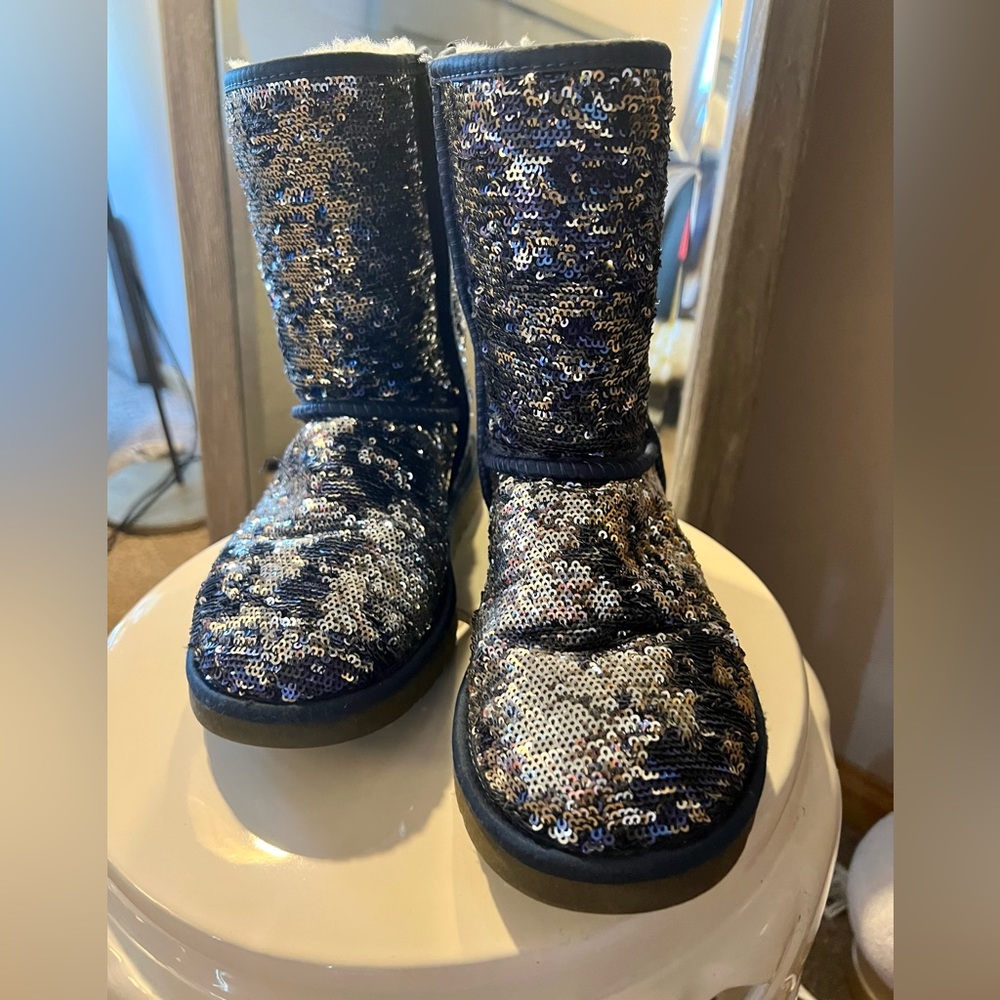 Flip sequence UGG Boots (blue/silver)